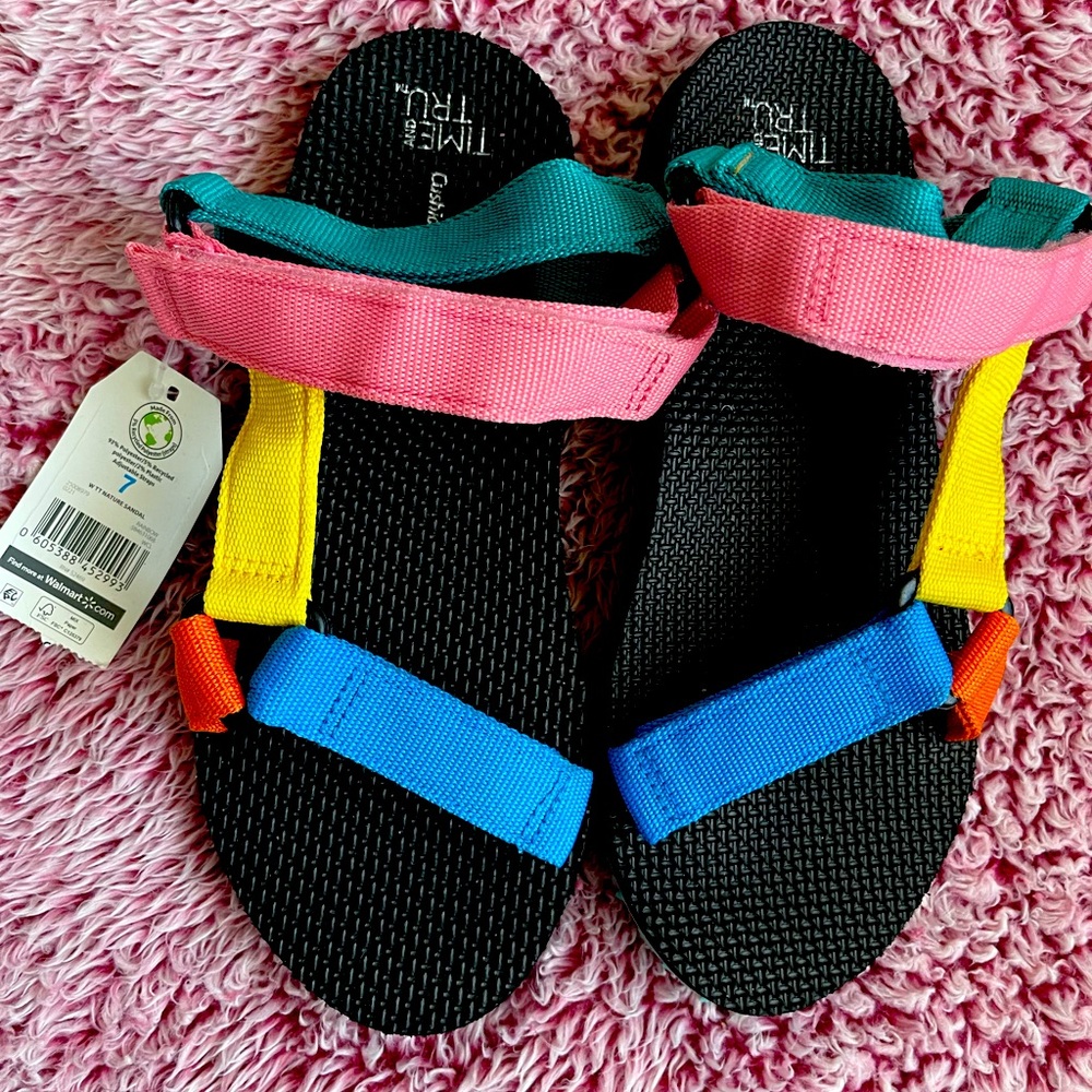 Women’s sandals size 7